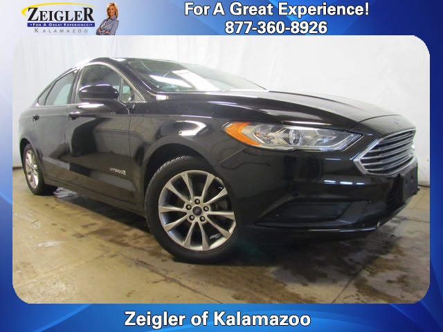 Pre Owned 2017 Ford Fusion Hybrid Se 4d Sedan For Hr374228 Pre Owned 2017 Ford Fusion Hybrid Se